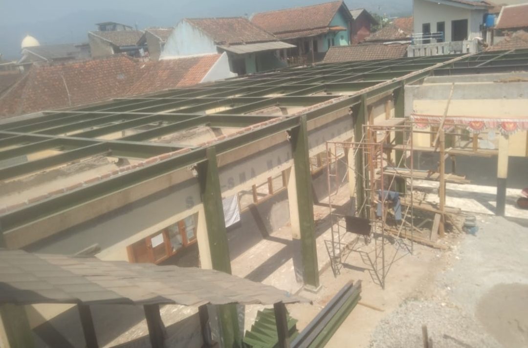 Dana Revitalisasi Rp1,7 Miliar, SMA Majalaya Putra Dikerjakan Swakelola Libatkan Warga