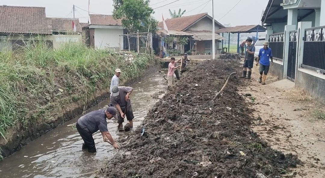 Warga Turun Bersihkan Sungai, Dukungan Pihak Terkait Dipertanyakan