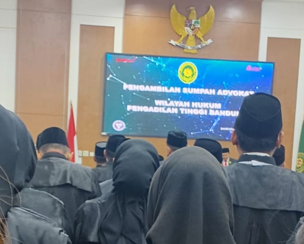 Pengadilan Tinggi Bandung Ambil Sumpah Advokat Yuniar Endra Putra