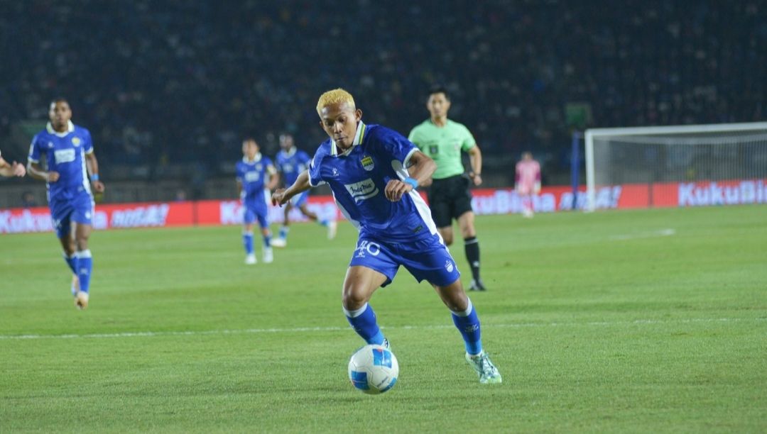 Ikhwan Ali Tanamal Antusias Sabut Debut Resmi Bersama Persib di Kompetisi Asia