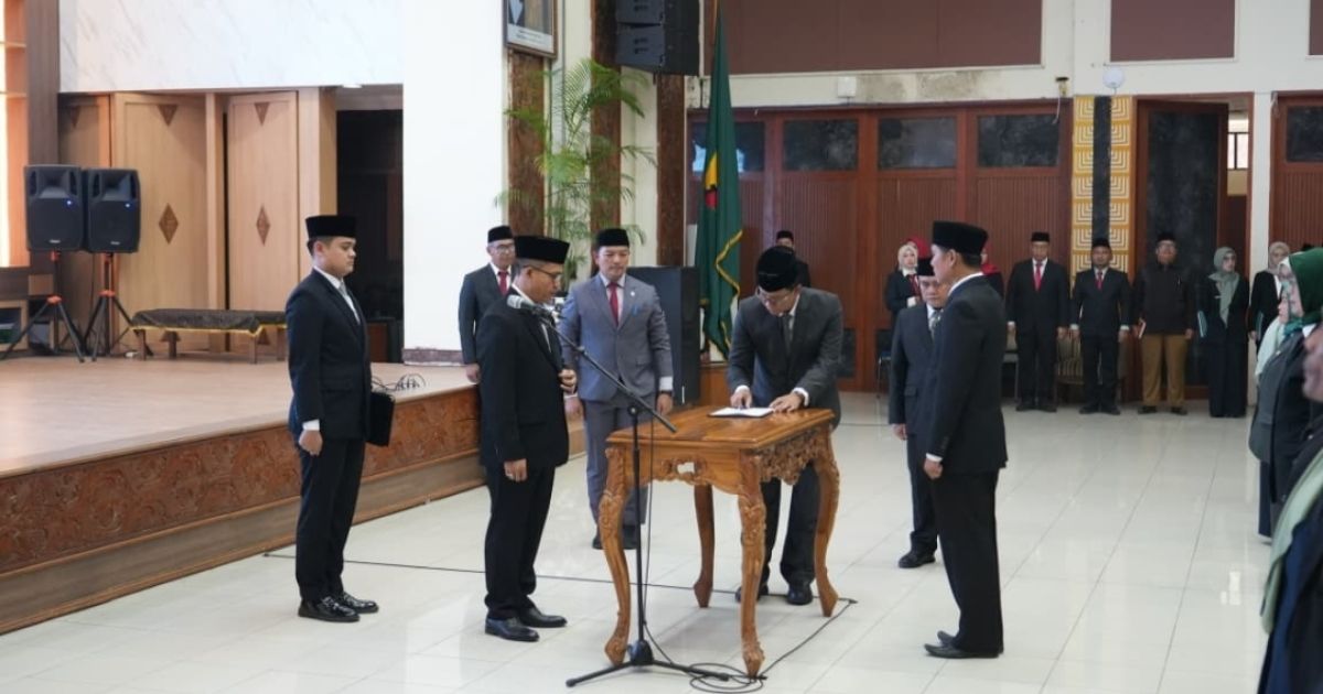 27 Kepala Sekolah SD dan SMP Dilantik, Bupati Bandung Tekankan Integritas dan Jadi Agen Perubahan