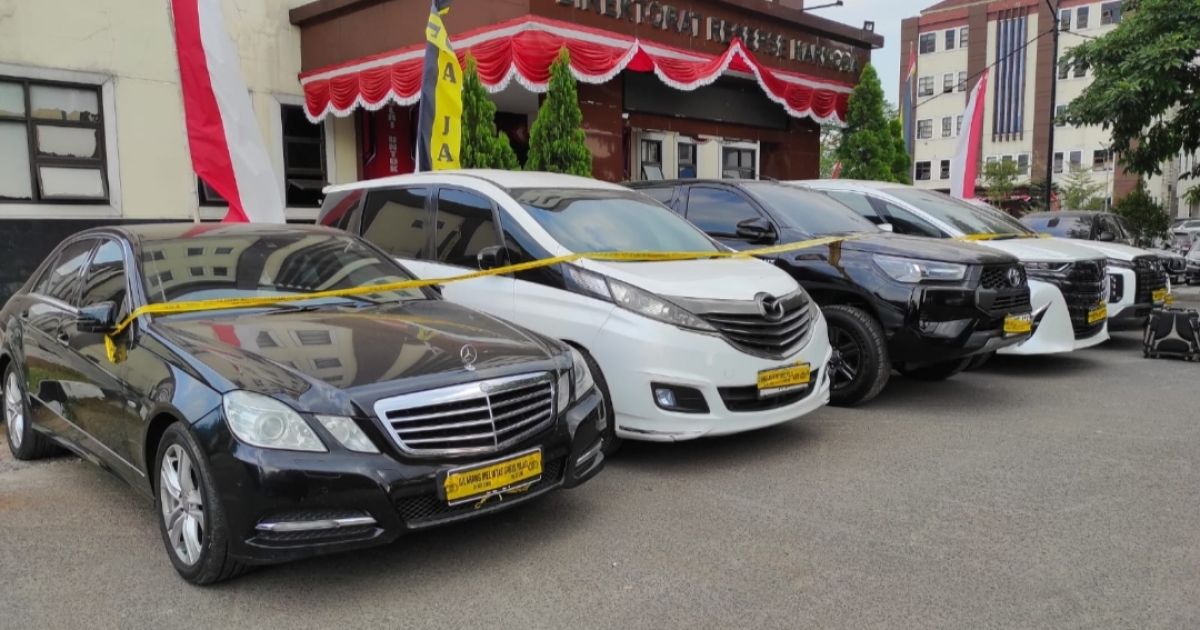 Polda Jabar Sita Uang Miliaran Rupiah dan Aset Mewah dalam Pengungkapan Dugaan Judi Online DAZZLIVE