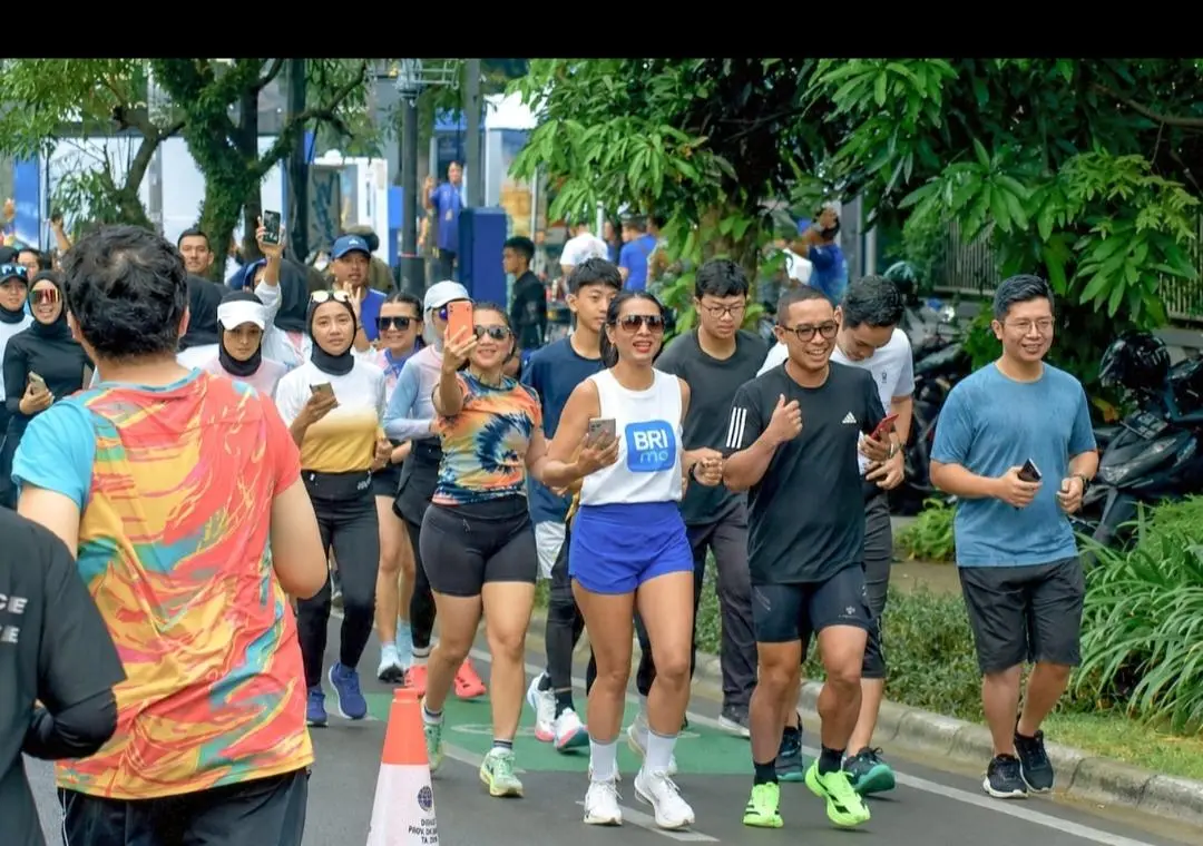 BRI Semarakkan CFD Dago Bandung dengan Aktivasi Olahraga dan Beragam Promo BRImo