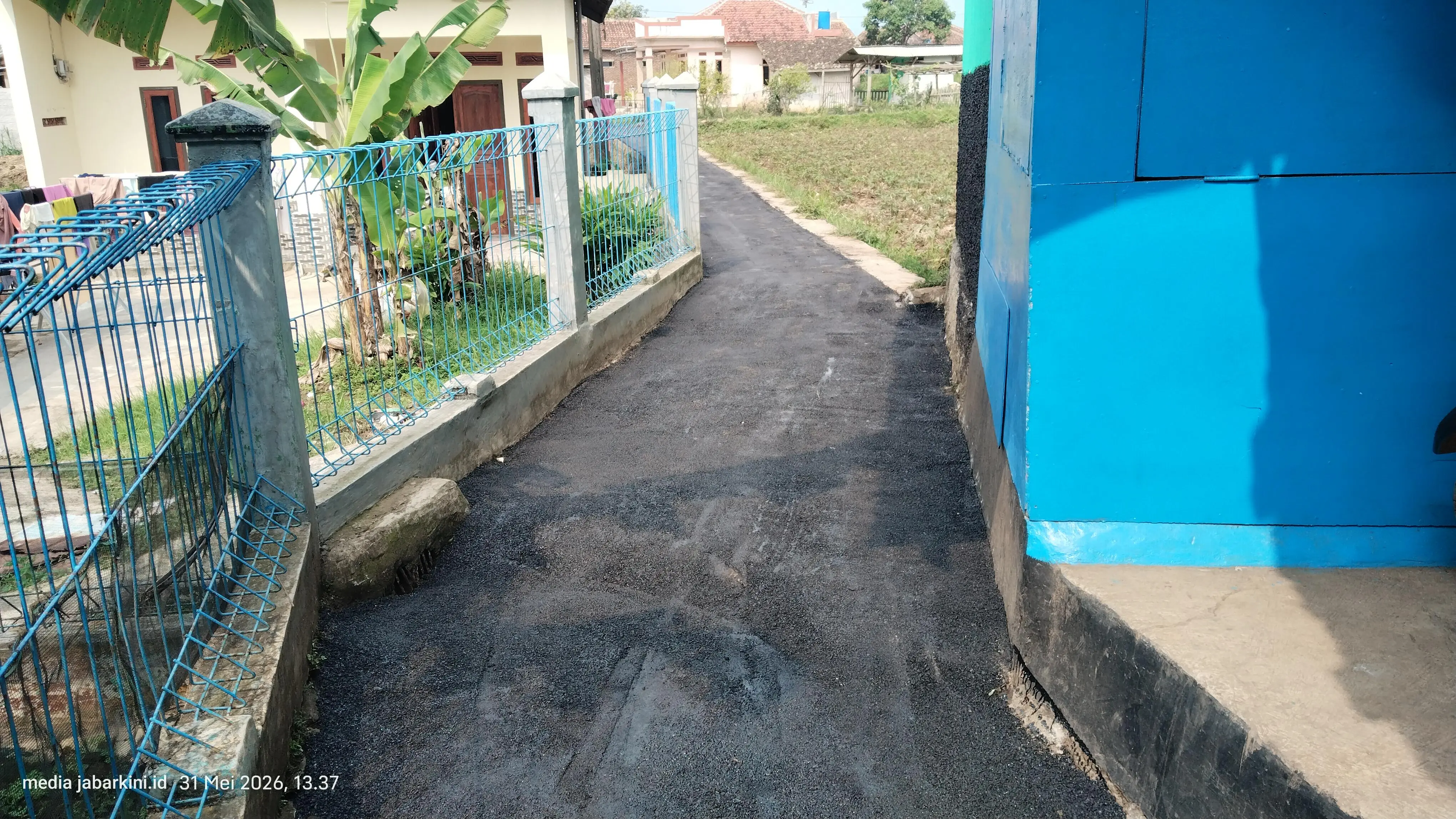 Meski Dana Desa Menyusut, Pemdes Neglasari Tetap Genjot Pembangunan Jalan Lingkungan