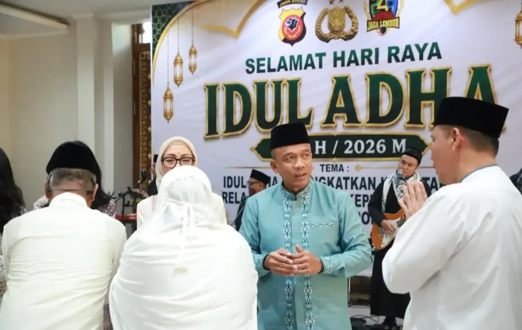 Kapolda Jabar Gelar Salat Idul Adha Bersama Personel dan Warga di Mapolda Jabar, Suasana Khidmat Penuh Kebersamaan