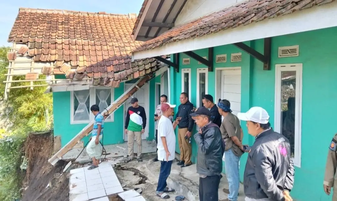 Camat Arjasari Pastikan Tak Ada Korban Jiwa dalam Longsor BatuKarut, Bulog Langsung Ganti Beras