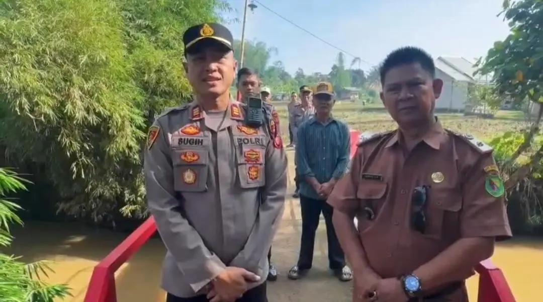 Kapolsek Ciparay Tinjau Peresmian Revitalisasi Jembatan Merah Putih, Akses Warga Desa Pakutandang Kini Lebih Lancar