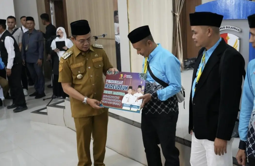 KDS Lepas Kloter Terakhir Jemaah Haji Kabupaten Bandung