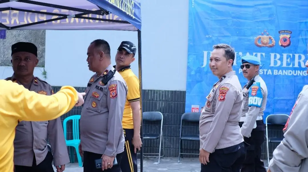 Polresta Bandung Gelar Jumat Berkah di Majalaya, Warga Antusias Ikuti Pengobatan Gratis