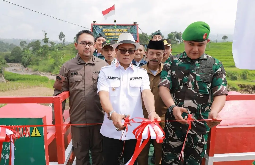 Jembatan Gantung Perintis Garuda Diresmikan, KDS Ucapkan Terima Kasih Kepada Presiden dan Jajaran TNI AD