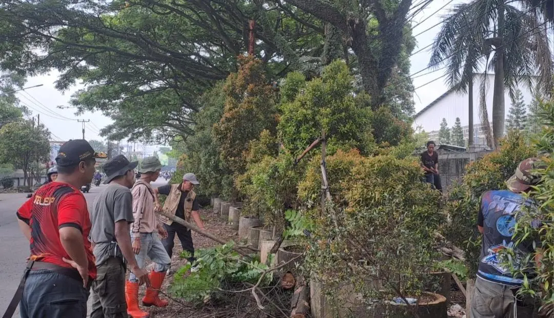 Persiapan Normalisasi Sungai Cipalasari, Elemen Pentahelix Dayeuhkolot Tebas Ranting Pengganggu
