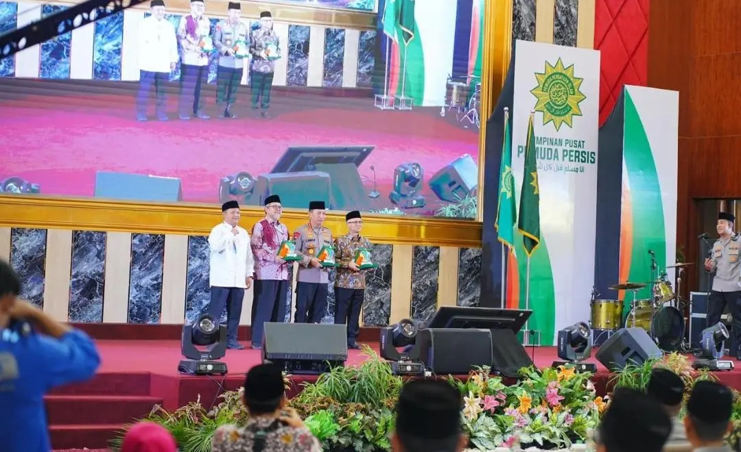 Kapolda Jabar Dampingi Kapolri Hadiri Agenda Nasional Muktamar XIV Pemuda Persis di Bandung