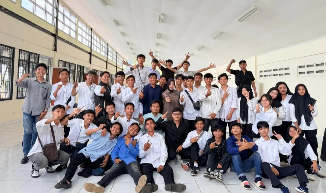 Ketua DPRD Kabupaten Bandung Hj. Renie Rahayu Fauzi Tutup Pelatihan Service HP dan Daur Ulang Sampah