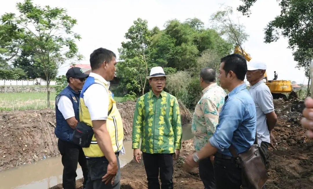 Digarap Secara Pentahelix, KDS Tinjau Progres Normalisasi Sungai Cisunggalah