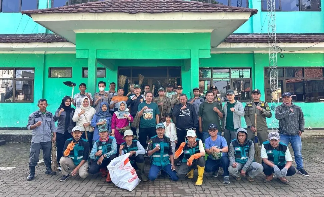 Gerakan Bersih Sampah Serentak, Camat Ibun Ajak Warga Tingkatkan Kesadaran Lingkungan