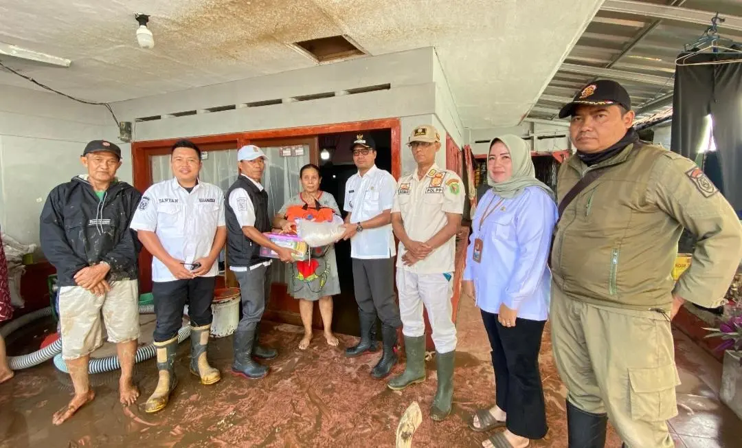 Gerak Cepat Pemkab Bandung Lewat Kecamatan Majalaya Tangani Banjir dan Distribusikan Bantuan