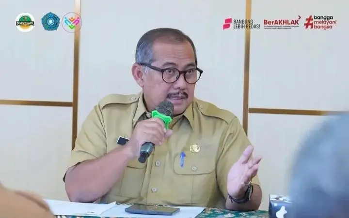 Layanan Cepat Adminduk, Kepala Disdukcapil Tata Irawan Tegaskan Pengambilan KTP-el Gratis