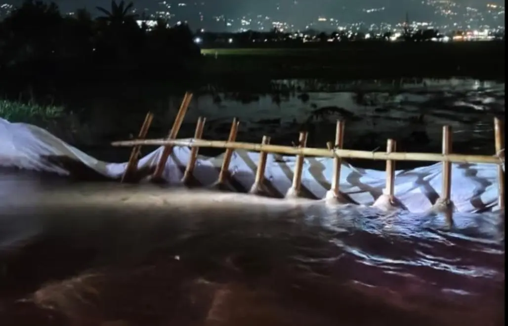 Banjir Meluas di Kabupaten Bandung, Rancaekek hingga Cikancung Terendam, Tanggul Cisungalah Kembali Jebol