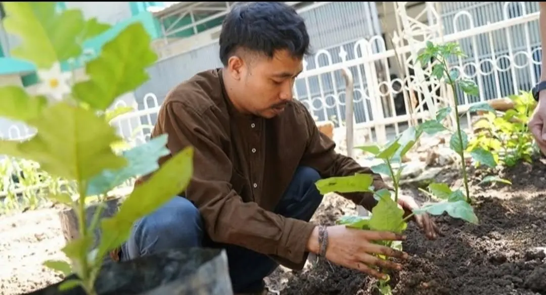Jum'at Hijau Bersih Wujud Komitmen Disdukcapil Kabupaten Bandung Dukung Program Gertaman