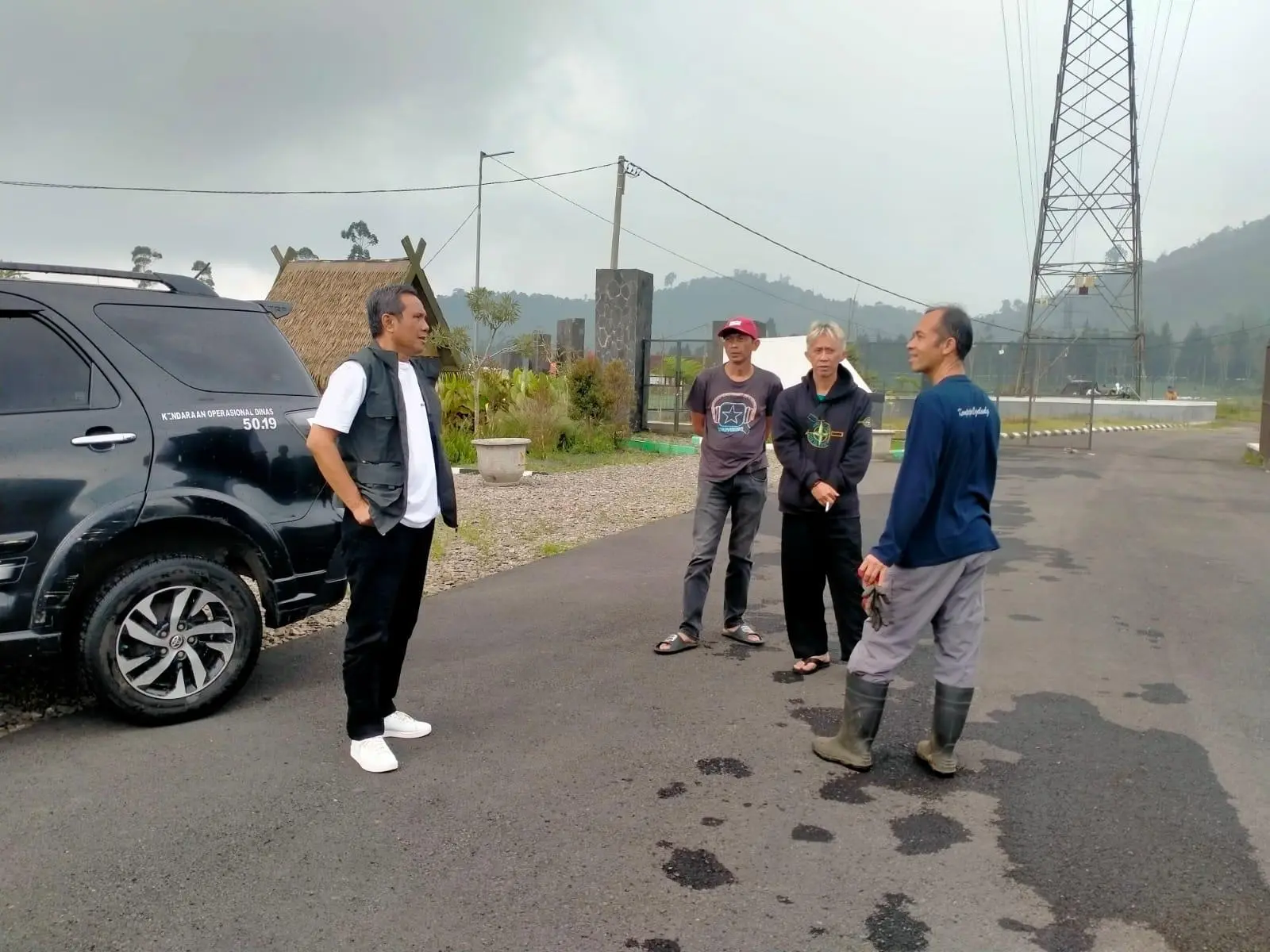 Camat Pipin Monitoring Kawasan Wisata Kawah Kamojang: Bahas Pengelolaan Sampah Ramah Lingkungan