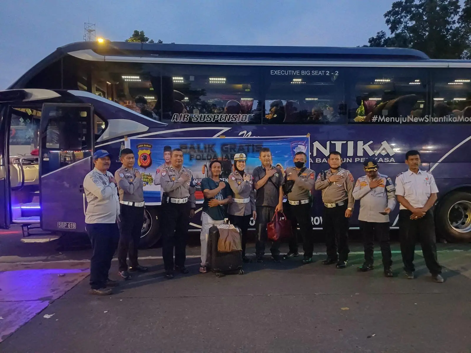 Ditlantas Polda Jabar Fasilitasi Ribuan Pemudik Balik Gratis, Perkuat Langkah Antisipasi Arus Balik