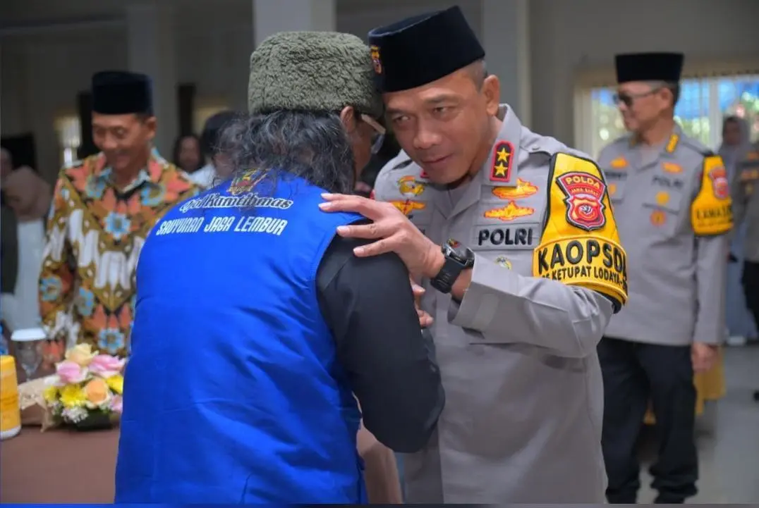 Kapolda Jabar Berbagi Kepedulian untuk Ojol, Petani, dan Pengamen Jalanan di Momen Idul Fitri 2026