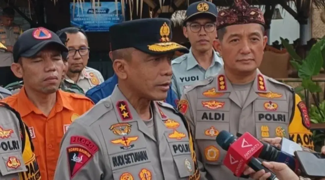 Kapolda Jabar Kunjungi Posko Mudik Lembur Kaheman Nagreg, Saksikan Tarian dan Musik Tradisional di Stand Dinas Kebudayaan