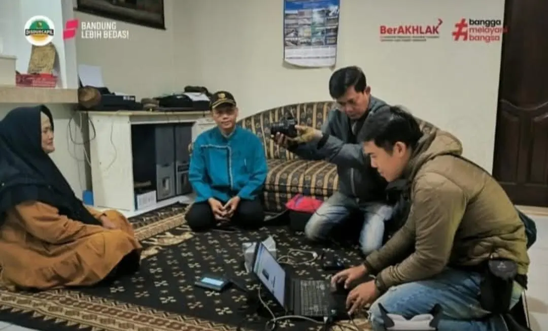 Disdukcapil Kabupaten Bandung Hadirkan Program KUE LAPIS, Jemput Bola Layanan Adminduk untuk Lansia dan Disabilitas