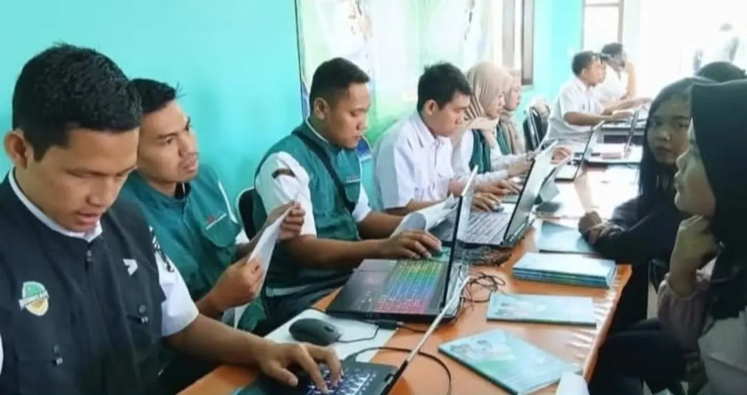 Hadir 2 Hari di Pacet, Tata Irawan: Layanan Jemput Bola Disdukcapil Kepada Masyarakat