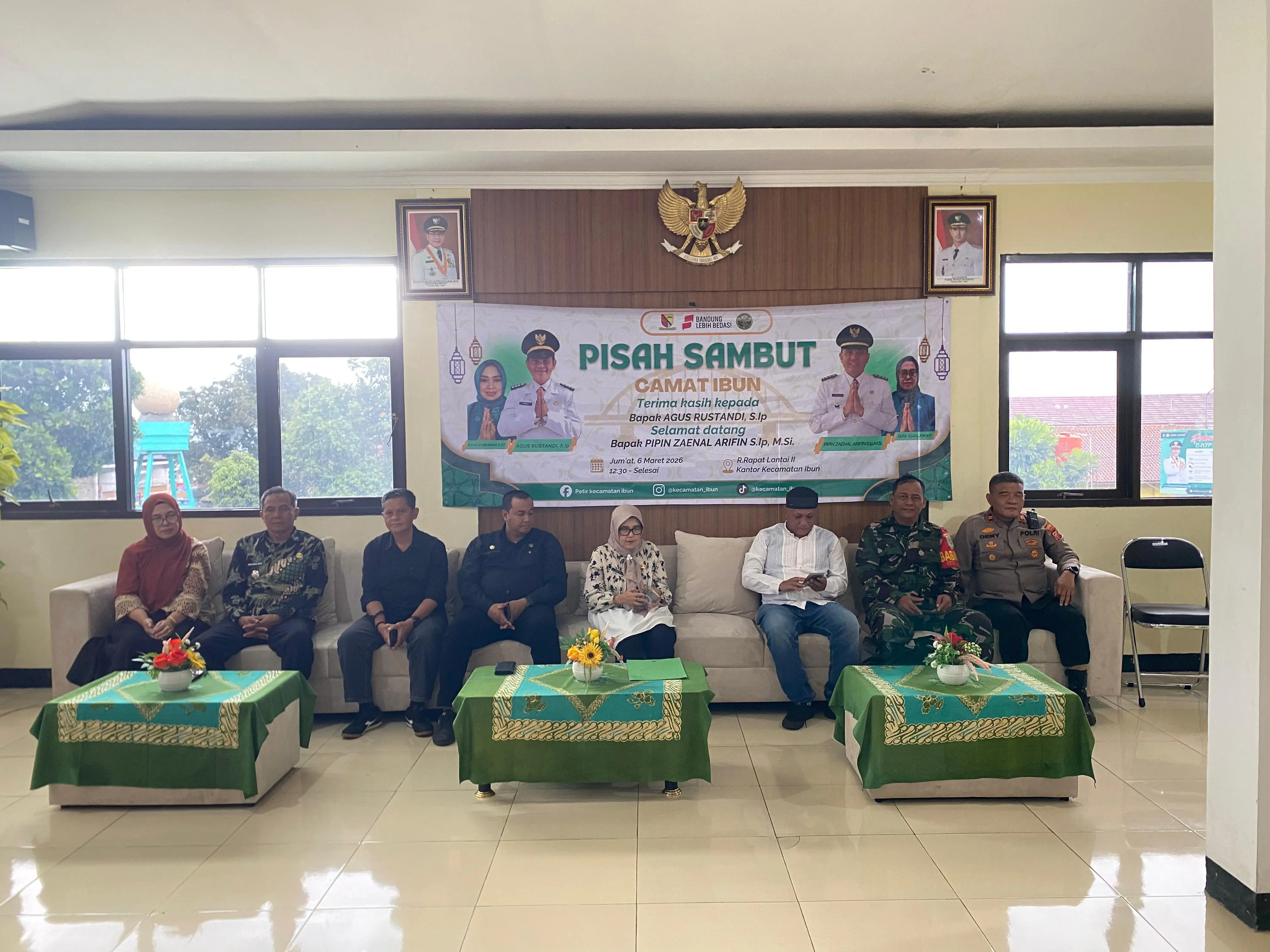 Hadiri Pisah Sambut Camat Ibun, Kapolsek Tegaskan Sinergi TNI-Polri dan Pemerintah untuk Masyarakat