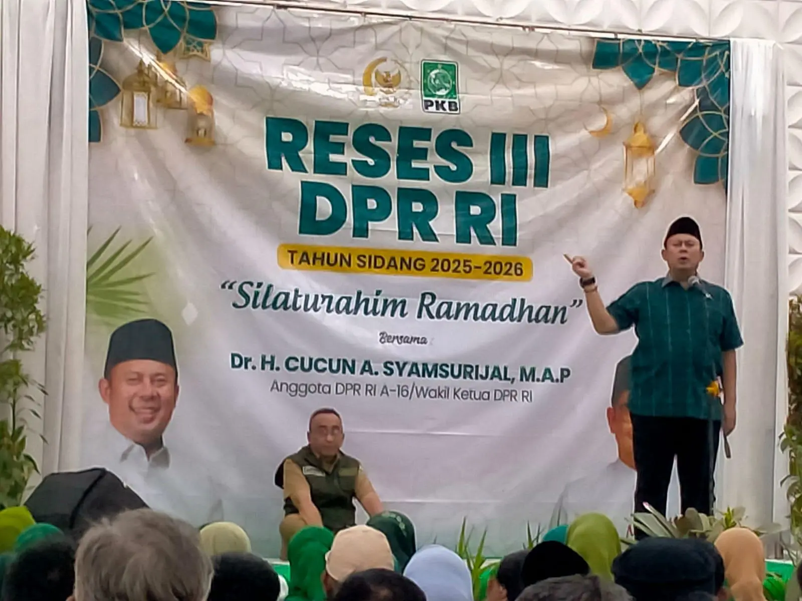Reses III di Cileunyi, Kang Haji Cucun Ajak Warga Kawal dan Awasi Program Pemerintah