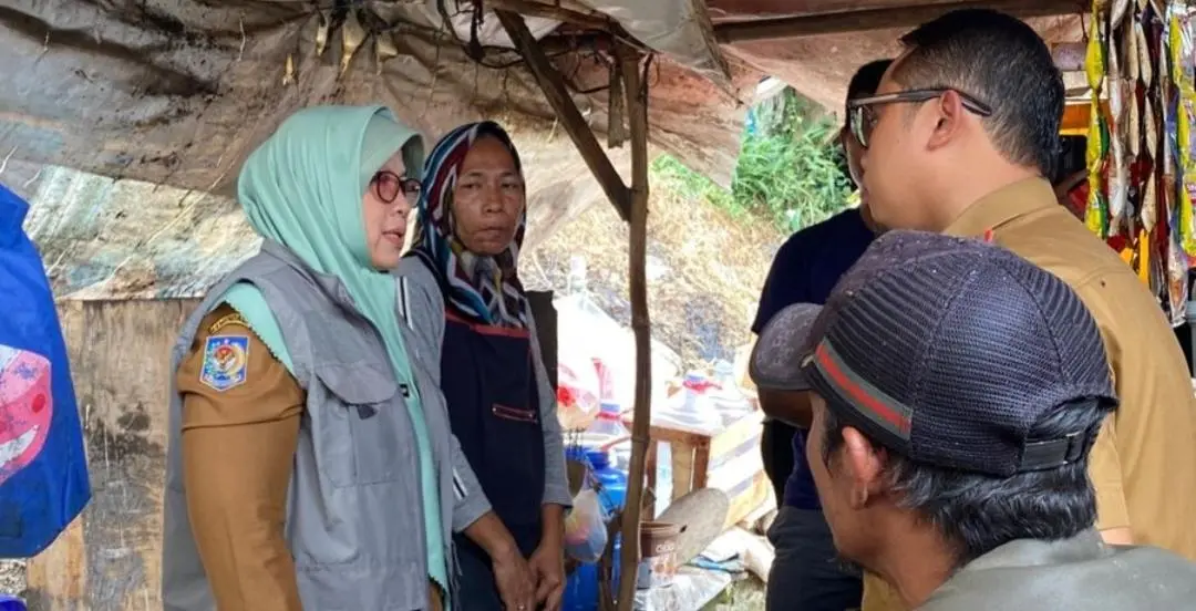 Tindak Lanjut Laporan Warga, Camat Ciparay dan Kadinsos Kabupaten Bandung Beri Perhatian pada Anak Disabilitas