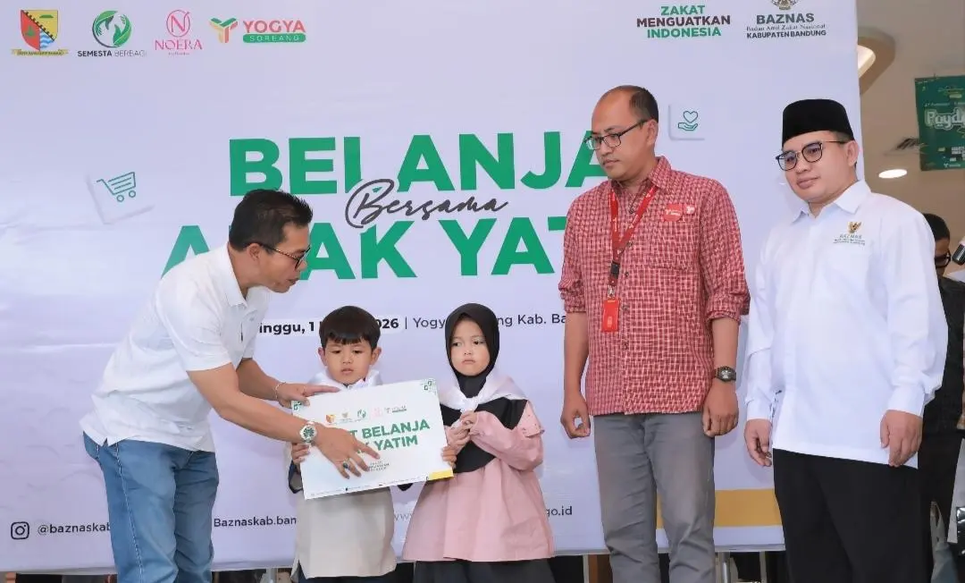Kang DS Ajak Ratusan Anak Yatim Piatu Belanja Pakaian Lebaran di Jogja Soreang