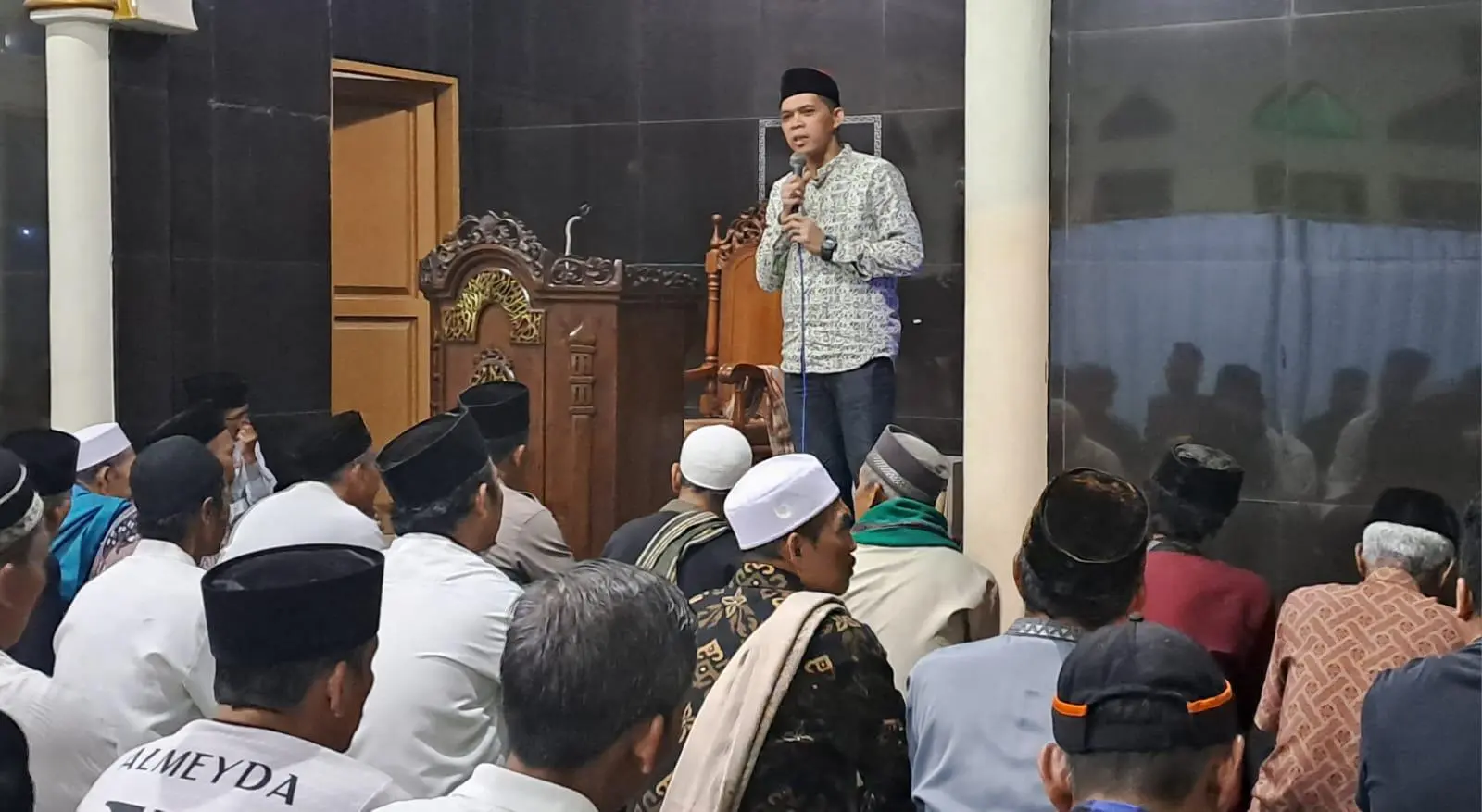 Safari Ramadan di Masjid Riyadlul Jannah, Camat Banjaran Tekankan Kebersamaan dan Kepedulian Sosial