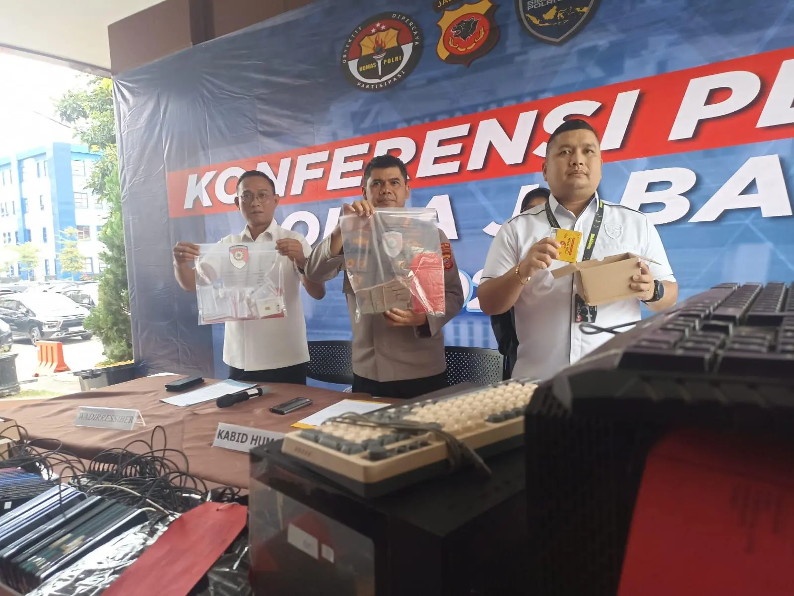 WhatsApp Blast Jadi Mesin Uang Judol, Polda Jabar Ringkus Sindikat Raup Ratusan Juta