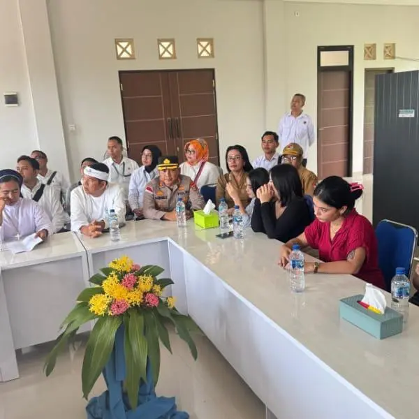 Polda Jabar Jemput 12 Pekerja Hiburan ke Sikka NTT, Didampingi Gubernur Jabar Dedi Mulyadi