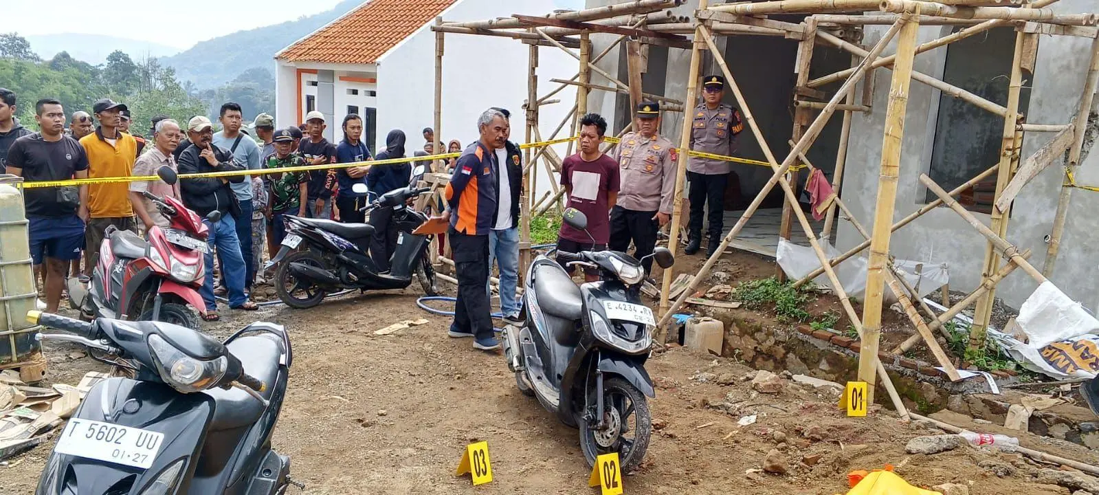 Mayat Seorang Pria Gegerkan Warga Girimukti Sumedang, Polisi Lakukan Penyidikan