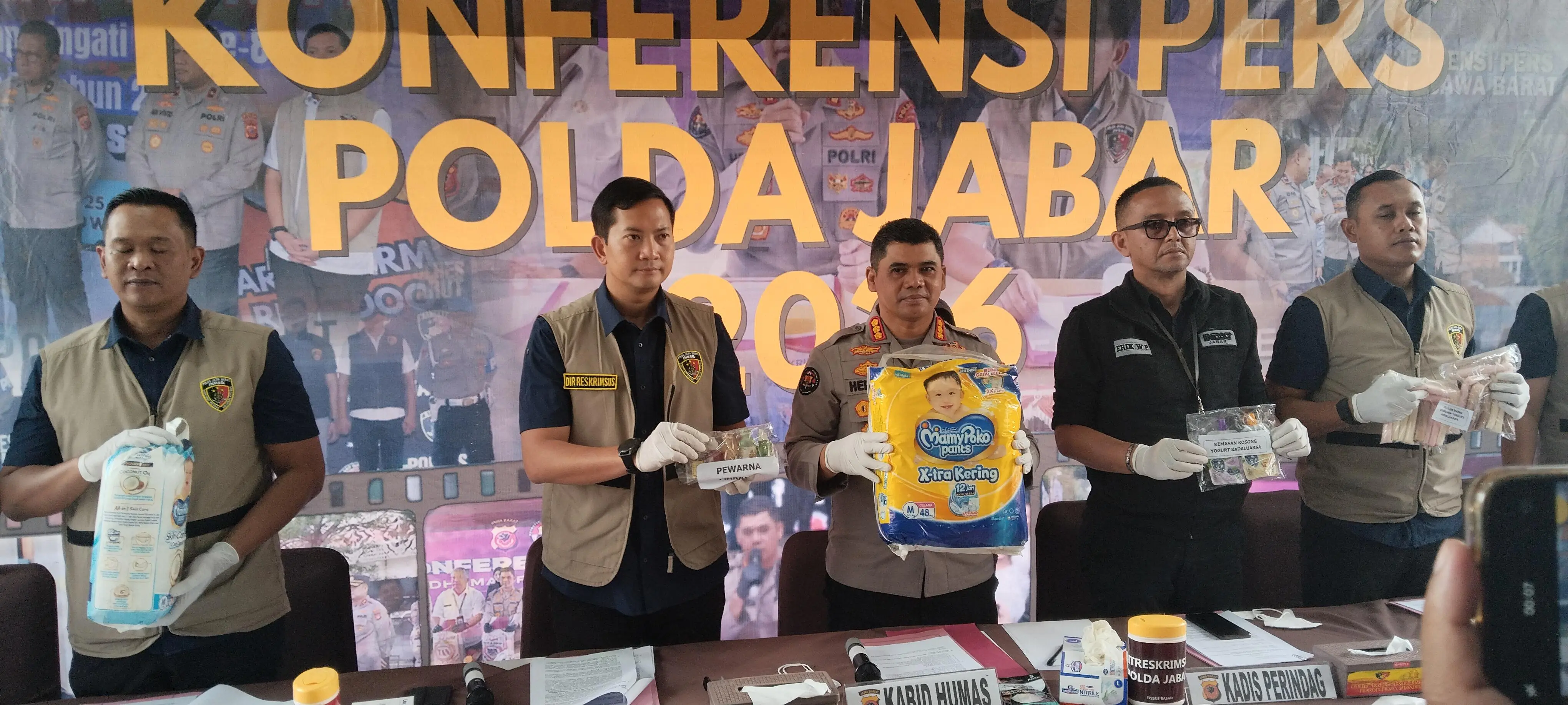 Polisi Bongkar Modus Ubah Produk Kedaluwarsa Dijual Ulang, Pelaku Raup Rp380 Juta
