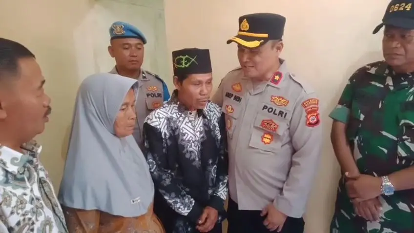 Gotong Royong dan Kepedulian, Polsek Pameungpeuk Bangun Rumah Lansia di Patrolsari