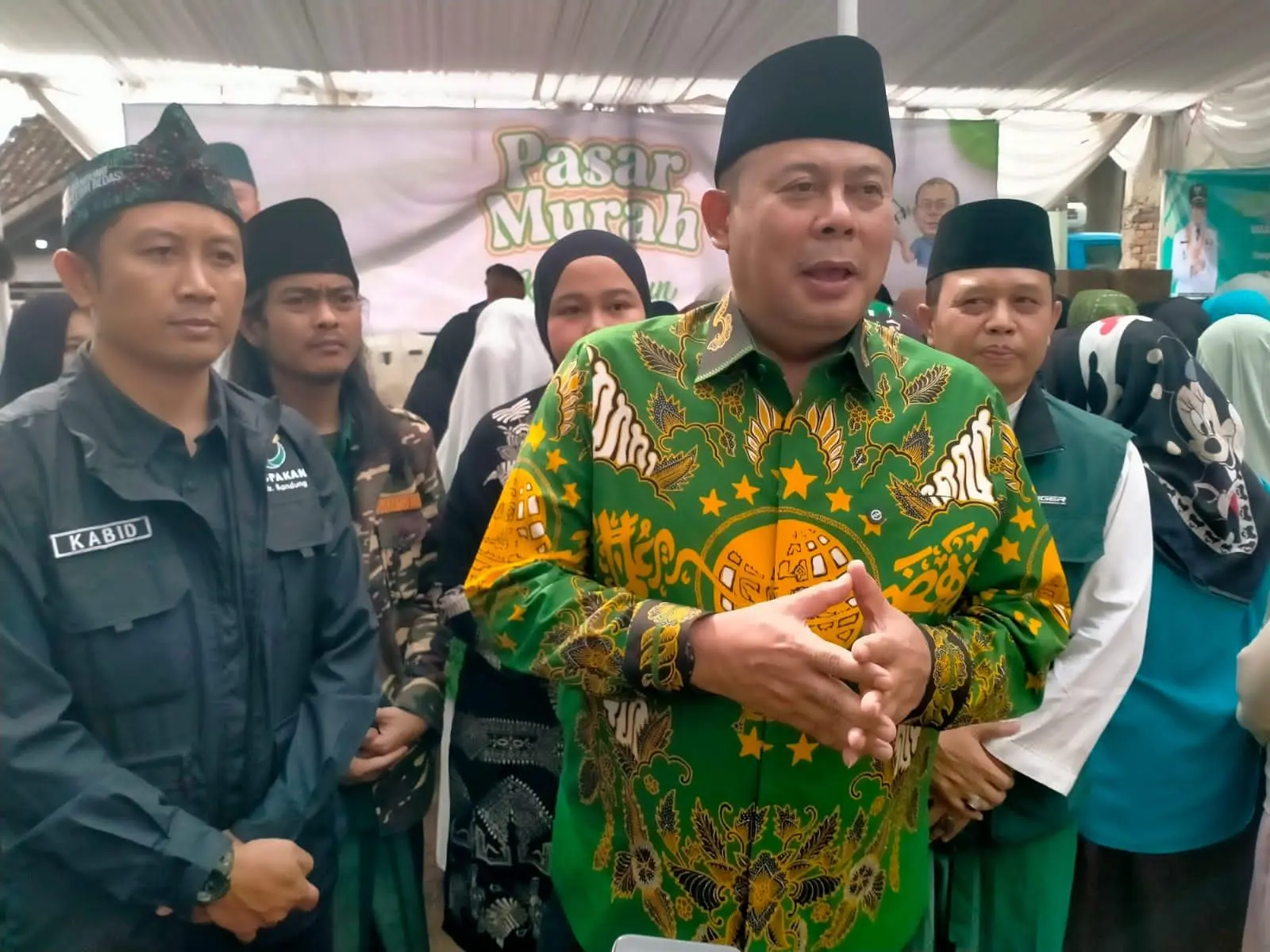 Mapag Tradisi Munggahan Ramadan 1447 H , Kang Haji Cucun dan Humaira Gelar Pasar Murah di Desa Pangauban Pacet