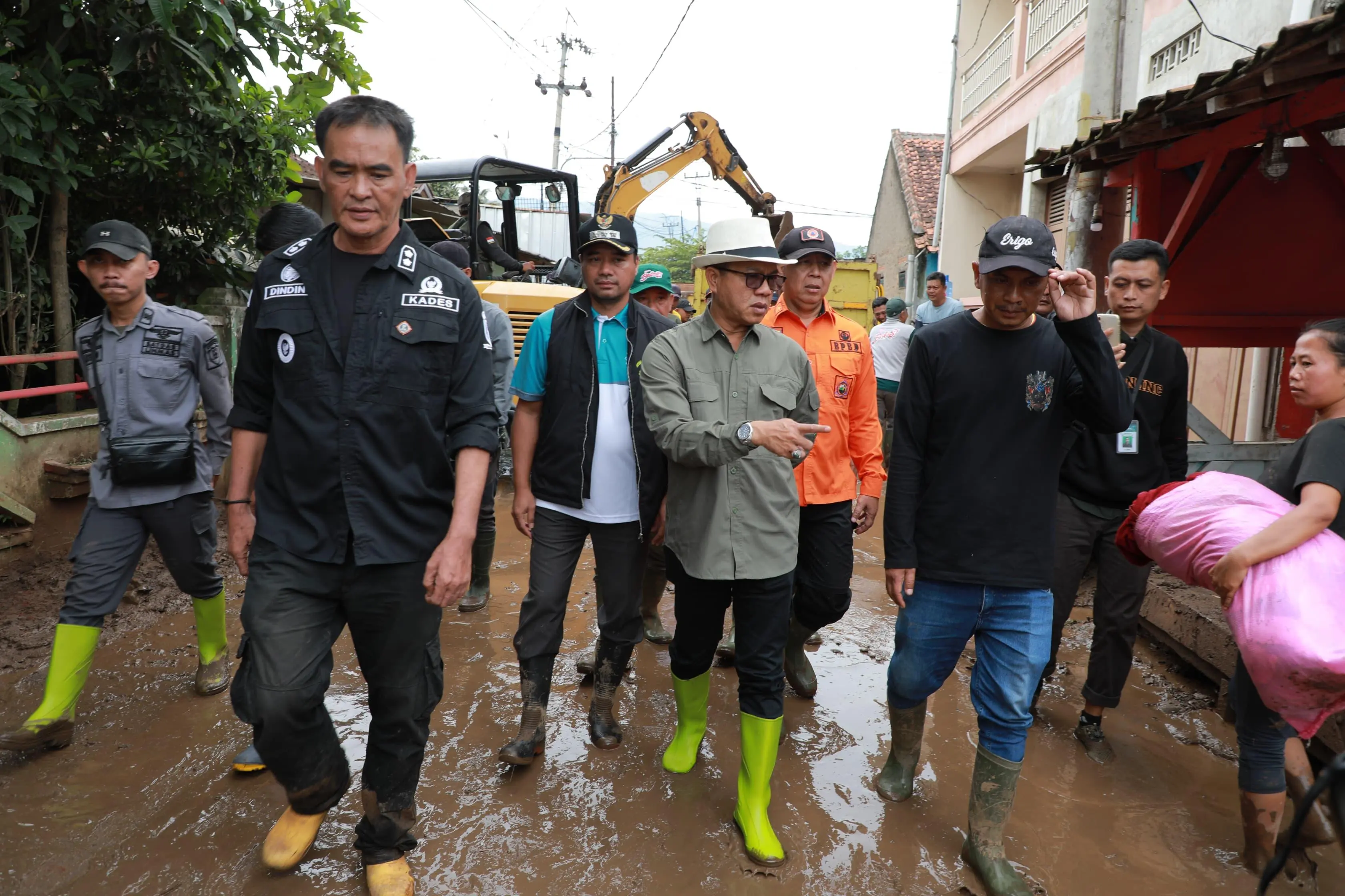 Kang DS Tinjau Lokasi Banjir Bandang di Majalaya Kabupaten Bandung