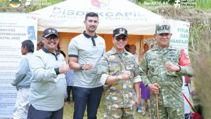 Dukung TMMD, Tata Irawan: Disdukcapil Hadir Lebih Dekat Layani Masyarakat di Desa Cipelah Rancabali