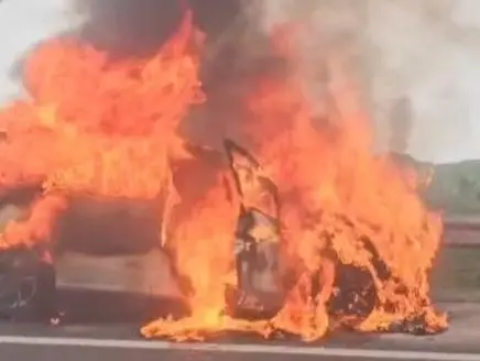 Minibus Terbakar di Tol Purbaleunyi, Setelah Insiden Mercy Maut di Lingkar Nagreg