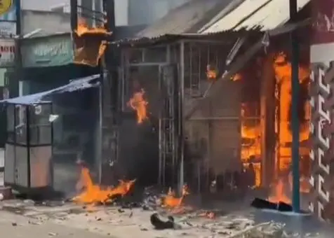 Bangunan Usaha Laundry di Jalan Sederhana Bandung Dilalap Api