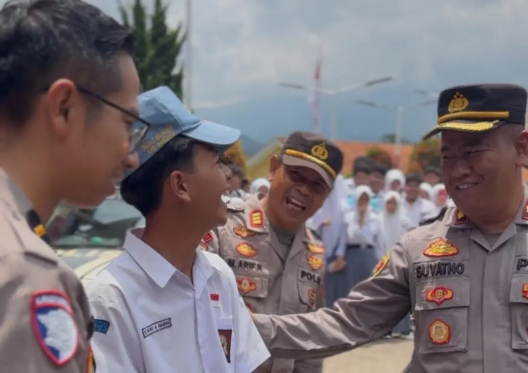 Polsek Majalaya Tertibkan Knalpot Brong di SMAN 2, Pelajar Diberi Teguran dan Edukasi Bahaya Narkoba