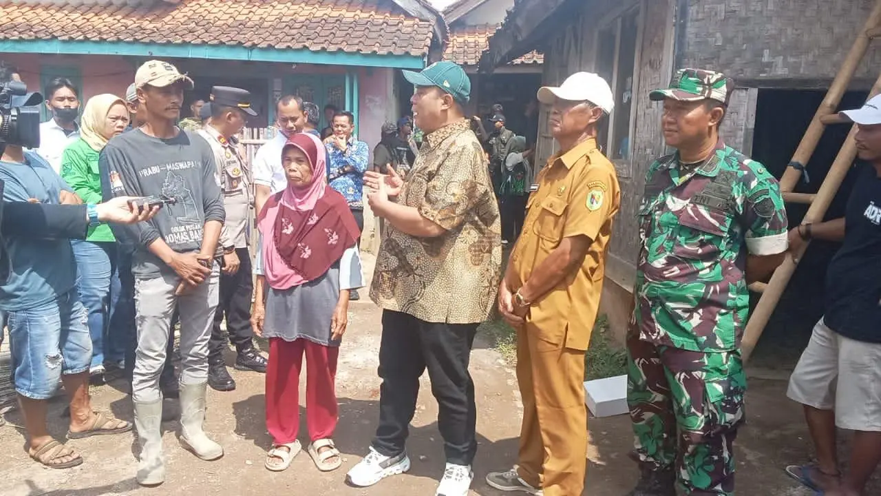 Bukan Sekadar Janji: Kepedulian Cucun Ahmad Syamsurijal Dirasakan Langsung Warga Padamukti