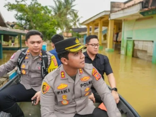 Polda Jabar Tinjau Langsung Banjir Karangligar, Pastikan Keselamatan Warga