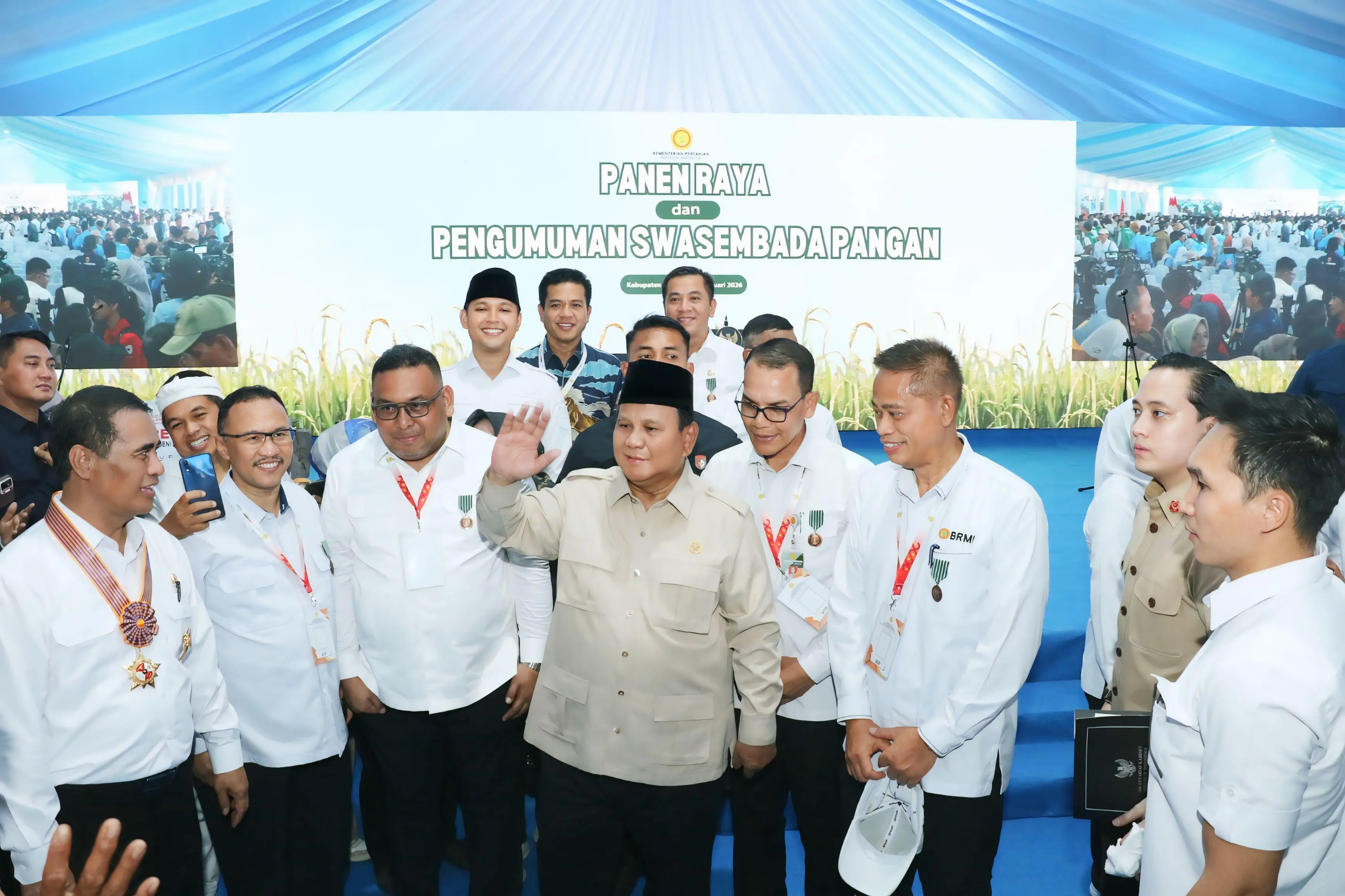 Bupati Bandung Hadiri Panen Raya dan Pengumuman Swasembada Pangan Nasional Bersama Presiden RI