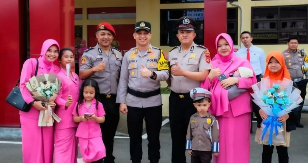 Tiga Personel Polsek Dayeuhkolot Naik Pangkat, Kapolsek Tekankan Profesionalisme