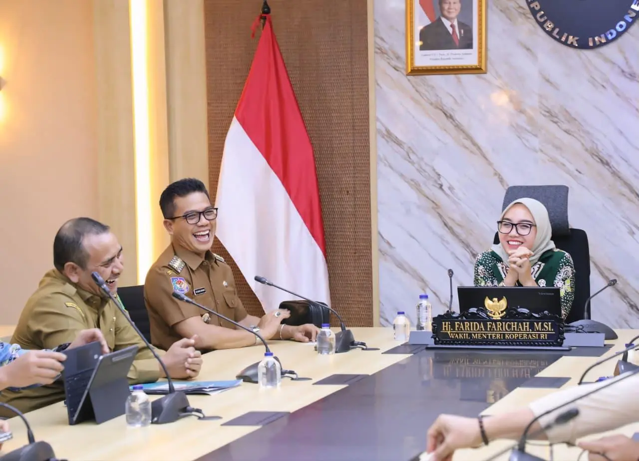 Kang DS Siapkan 4.328 Titik Peternakan Ayam Petelur, Dukung Program Makan Bergizi Gratis di Hadapan Wamenkop RI
